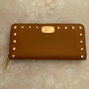 NWOT KORS STUDDED WALLET